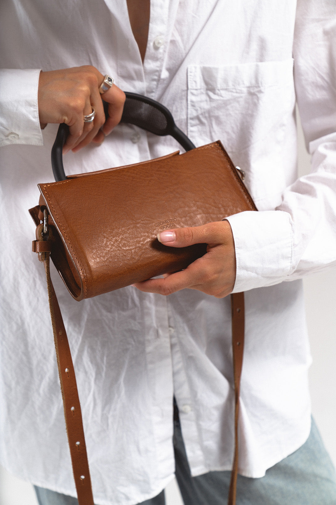 Full-Grain Leather Case for AirPods Max - The Minimalist 3.0